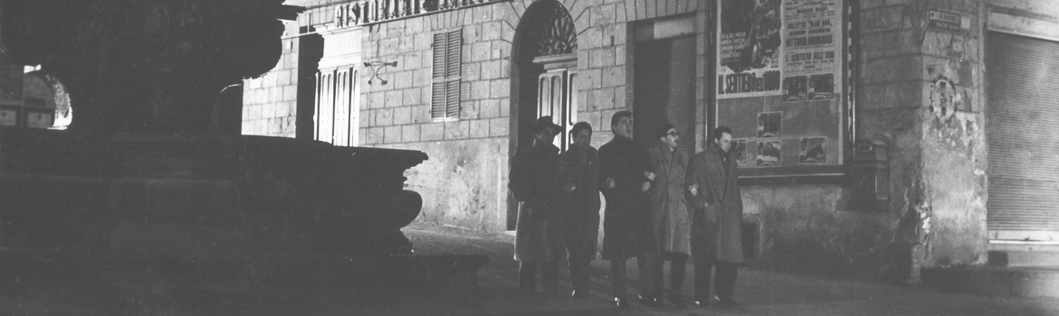 Piazza delle Erbe (Viterbo), la scena iniziale de I Vitelloni di Federico Fellini (1953). Foto: Archivio Tuscia Film Fest